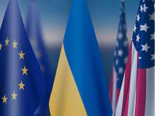 Прапори ЄС, України та США