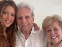 Шакира с родителями