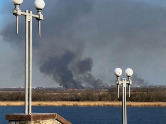 взрывы на левом берегу Днепра в Херсонской области 