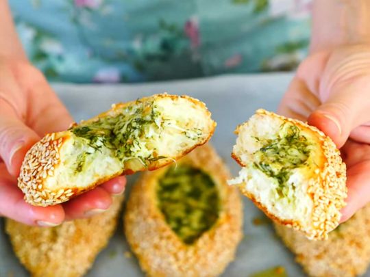 Хрустящие чесночно-сырные булочки: неожиданное сочетание от блоггерши из Мариуполя