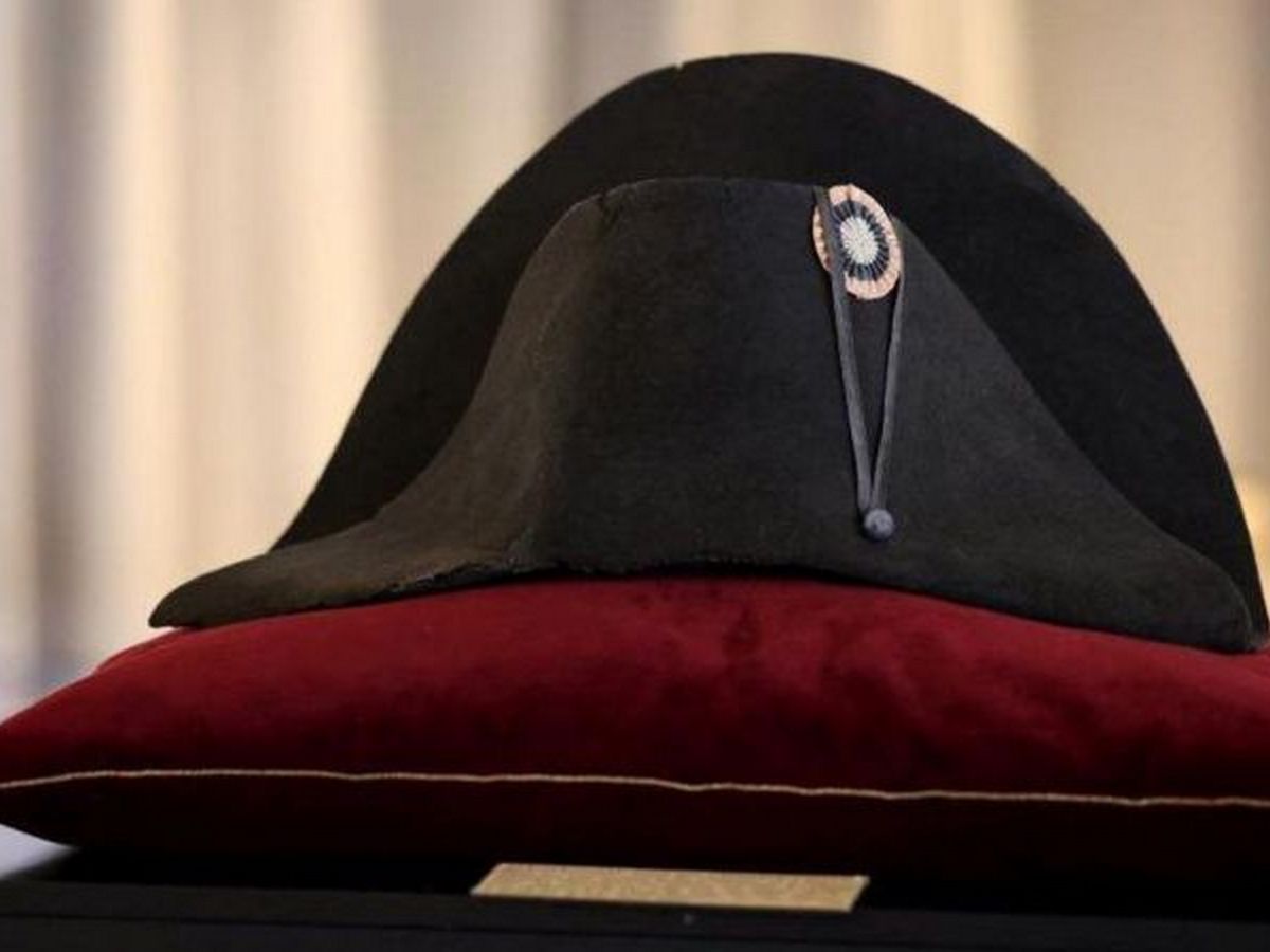 Шапка Наполеона: название, фото, мастер-класс по изготовлению | Наполеон, Пиратские шляпы, Шапка