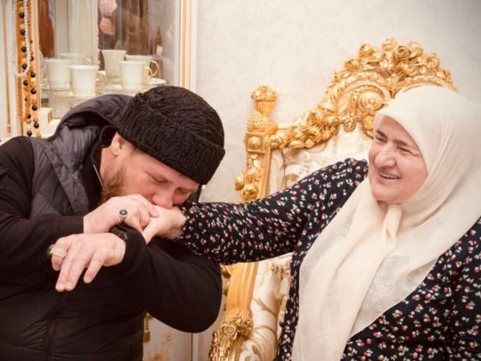 Кадиров з матір'ю