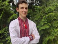 16-річний волонтер Віктор Главенко 