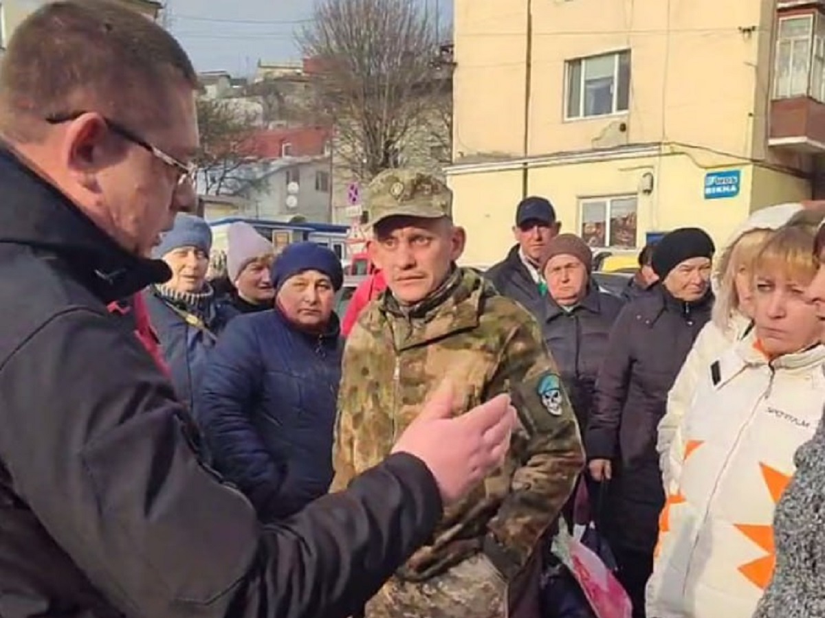 В Бучаче больной мужчина умер после пребывания в ТЦК: видео и реакция  военкомата. Читайте на UKR.NET