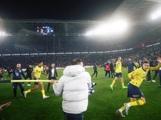 Бійка футболістів Фенербахче та фанатів Трабзонспора
