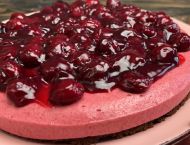 Пісний шоколадний торт з&nbsp;вишнями: простий рецепт смачного десерту від Лізи Глинської (відео)