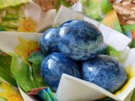 Красим пасхальные яйца натуральными красителями: красиво и&nbsp;необычно