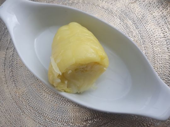 Запечений перець, фарширований квашеною капустою