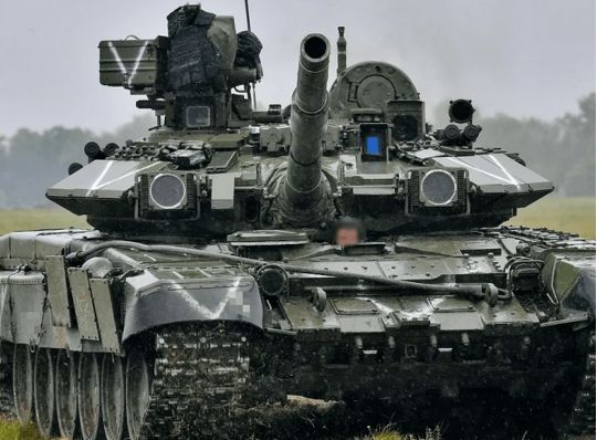 російський танк