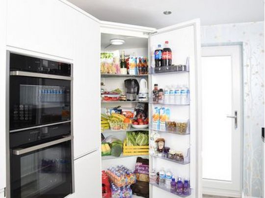Холодильник із продуктами