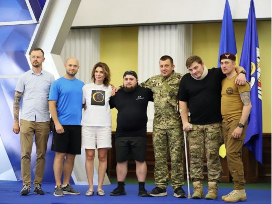 Выставка картин ветеранов ВСУ открылась в Киеве (фото)