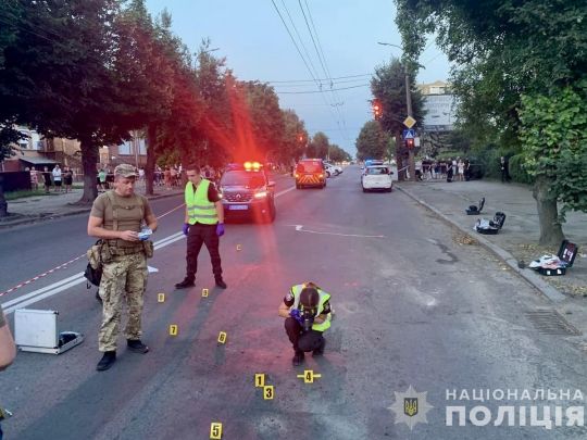 Место преступления и полицейские