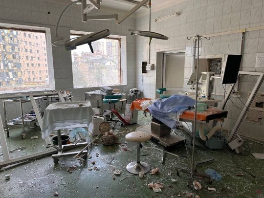 Операционная после удара по детской больнице