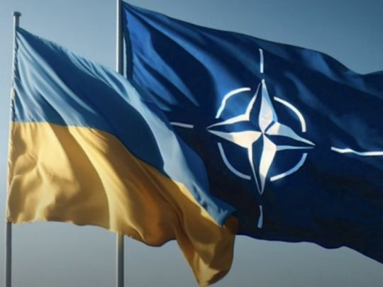 прапори України та НАТО