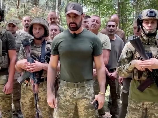 співак та військовий Віталій Козловський з побратимами з 22 окремої механізованої бригади