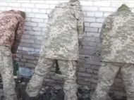 Содержали в&nbsp;нечеловеческих условиях: на&nbsp;территории беларуси обнаружили &laquo;фильтрационный лагерь&raquo; для украинцев (фото, видео)