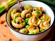 Маринованные грибочки на&nbsp;Николая или на&nbsp;Рождество: рецепт от&nbsp;симпатичной фудблогерши