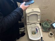 Долари знайшли &hellip; в&nbsp;унітазі: на&nbsp;Львівщині затримали посадовців, які вимагали гроші у&nbsp;бізнесмена