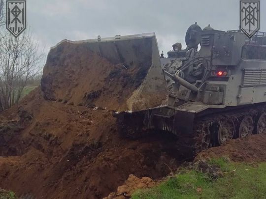 Бойовий інженерний трактор FV180