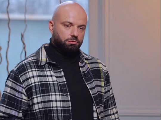 Слава Дьомін вибачився перед «холостяком» Олександром «Тереном» за свої слова про війну. Фото&nbsp;— скріншот