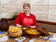 Капусняк з&nbsp;підпалками здивує кожного: готуємо поживний обід з&nbsp;простих продуктів (відео)