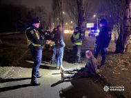Неадекват вчинив стрілянину на&nbsp;зупинці у&nbsp;Черкасах: є&nbsp;поранені (фото, відео)