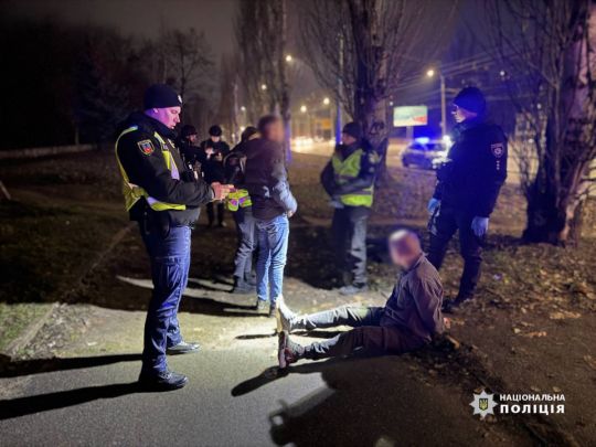 У Черкасах затримали чоловіка, який влаштував стрілянину й поранив людей. Фото поліції