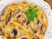 Капуста с грибами