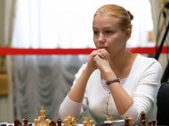 Шахістка-чемпіонка з&nbsp;росії красувалася з&nbsp;людиною у&nbsp;формі армії рф&nbsp;на&nbsp;заході в&nbsp;москві: від ФІДЕ вимагають пояснень