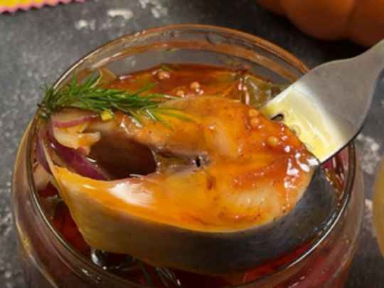 Рецепт маринованной селедки в томатном соусе от Валентины Кущ