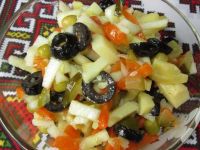 Салат с маслинами и яблоками