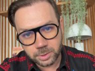 Вечная классика: дизайнер назвал тренды весенней верхней одежды