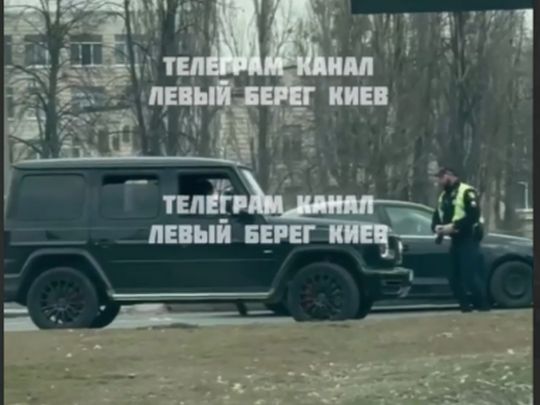 В Києві поліція шукає водія «Мерседеса», я кий втік від патрульних. Фото&nbsp;— скріншот
