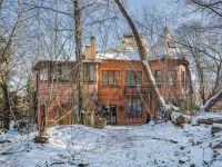 За оренду будинку Віктора Ющенка просять дві тисячі доларів. Фото з відкритих джерел