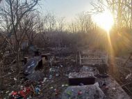 Десятки могил зруйновано на&nbsp;одеському цвинтарі внаслідок нічної атаки армії росії (фото, відео)