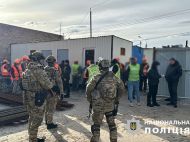 &laquo;Лікували&raquo; неоплачуваною працею: під Києвом &laquo;реабілітаційний центр&raquo; тримав у&nbsp;рабстві десятки людей