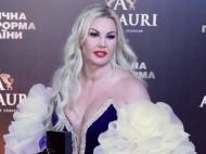 &laquo;Мій велетень&raquo;: Камалія вперше показала свого охоронця (фото)