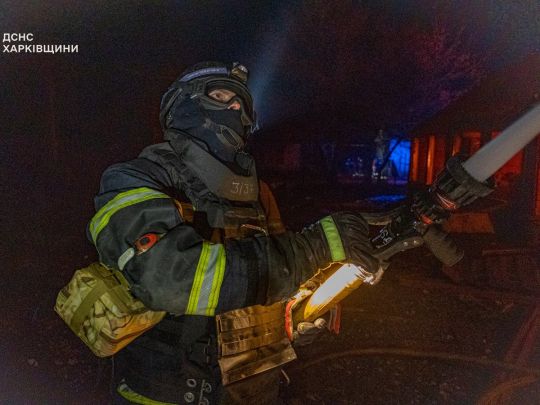 У Харкові ДСНС гасить пожежі на двох промпідприємствах. Фото ДСНС 
