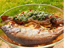 Річкова форель у маринаді 