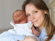 Щодня тану: популярна акторка вразила світлинами з&nbsp;новонародженою донькою