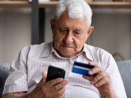 Останетесь на&nbsp;10 дней без пенсии: в&nbsp;ПФУ объяснили, как возобновить получение выплат