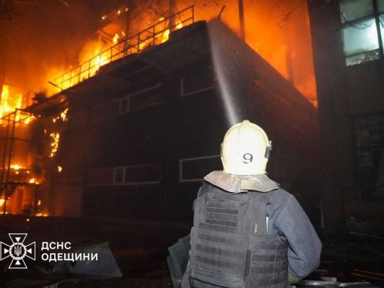 Російські військові запустили по Одесі кілька десятків дронів-камікадзе. Фото ДСНС