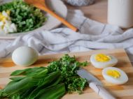 Зеленый салат с&nbsp;домашним майонезом: готовьте, потому что это вкусно и&nbsp;бюджетно