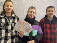 &laquo;Найкраща подяка, коли пишуть військові&raquo;: як&nbsp;учні з&nbsp;Рівненської області велопробігами наближають перемогу