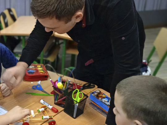 МОН запропонував надавати відстрочку від мобілізації керівникам гуртків. Фото osvitanova.com.ua
