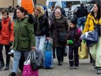 Як воєнний стан впливає на виїзд жінок за кордон