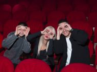 Просто бомба! Известные музыканты поразили новой версией легендарного хита
