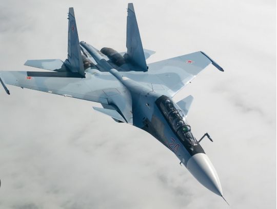 Багатоцільовий винищувач рф Су-30, чия орієнтовна вартість становить близько 50 млн доларів