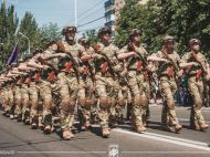 5 травня 2014 року Білецький заснував &laquo;Азов&raquo;: історія легенди та&nbsp;унікальні кадри перших днів підрозділу