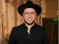 дизайнер Андре Тан